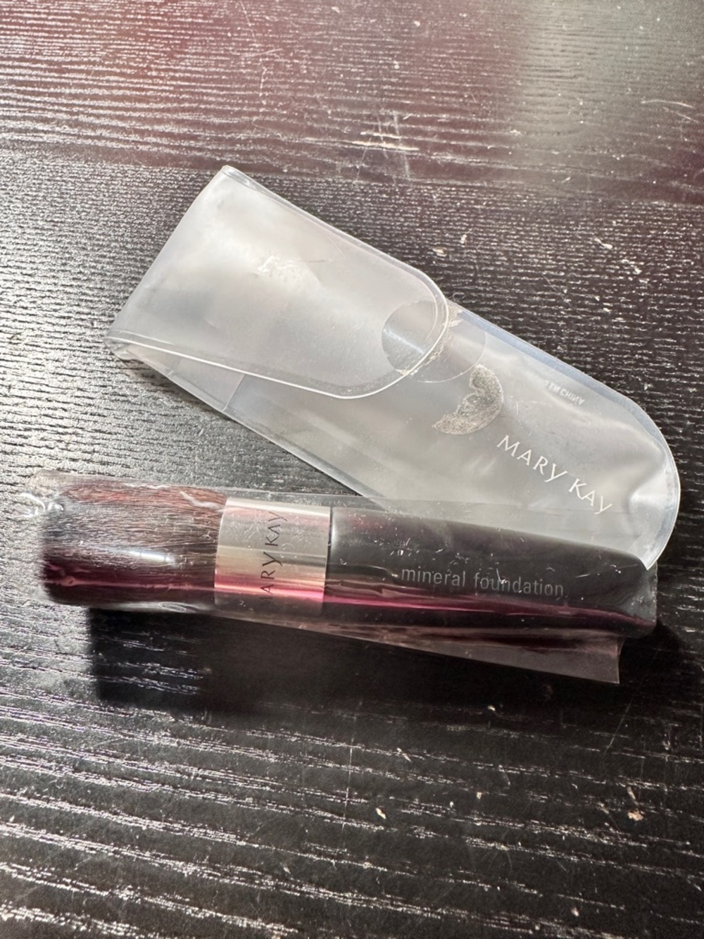 Mary Kay Mineral Powder Foundation Brush with Clear Carry Pouch- NEW